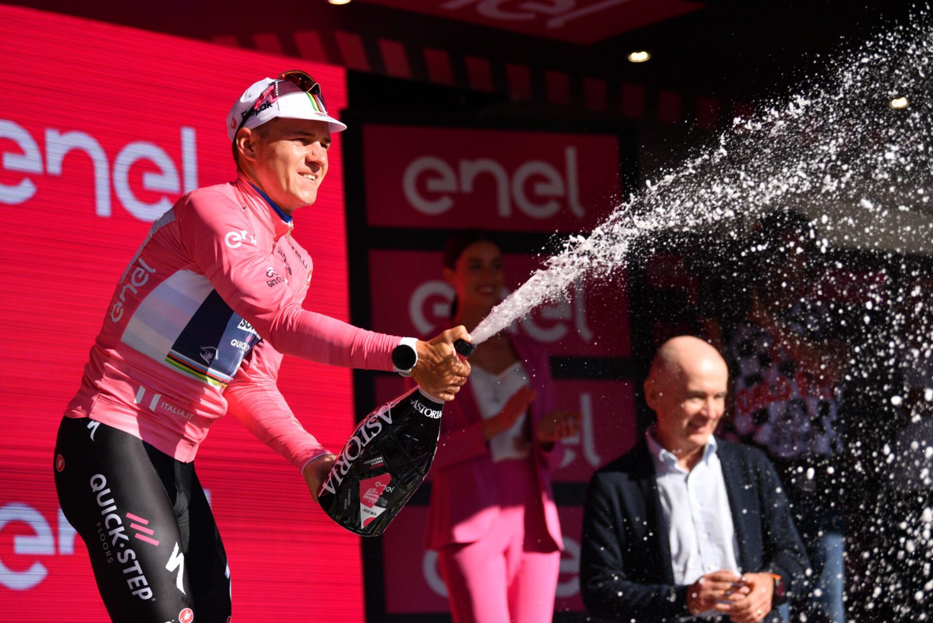 REMCO E’ LA PRIMA ROSA DEL GIRO