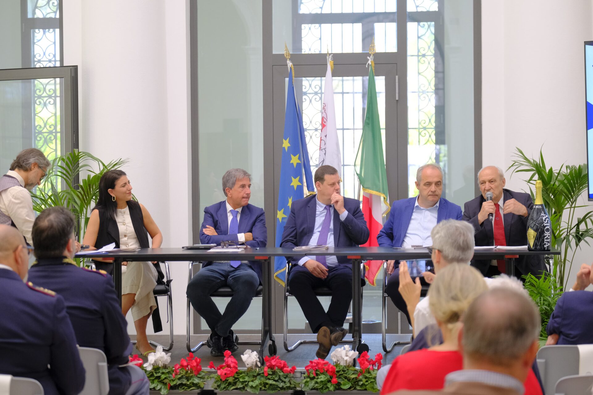 PRESENTATI A MIRANDOLA IL GIRO DELL’EMILIA GRANAROLO E IL GIRO DELL’EMILIA BCC FELSINEA DONNE ELITE