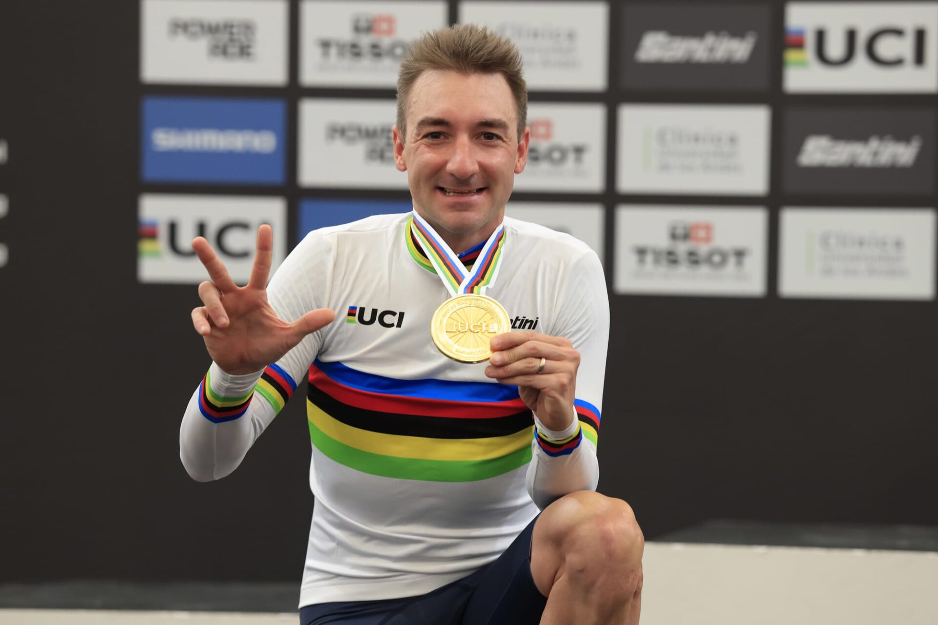 PISTA: ELIA VIVIANI CHIUDE LA CARRIERA DA CAMPIONE DEL MONDO